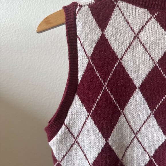 NWOT Burgundy Argyle V-Neck Sweater Vest Size Medium – Preppy Trend - Picture 9 of 12
